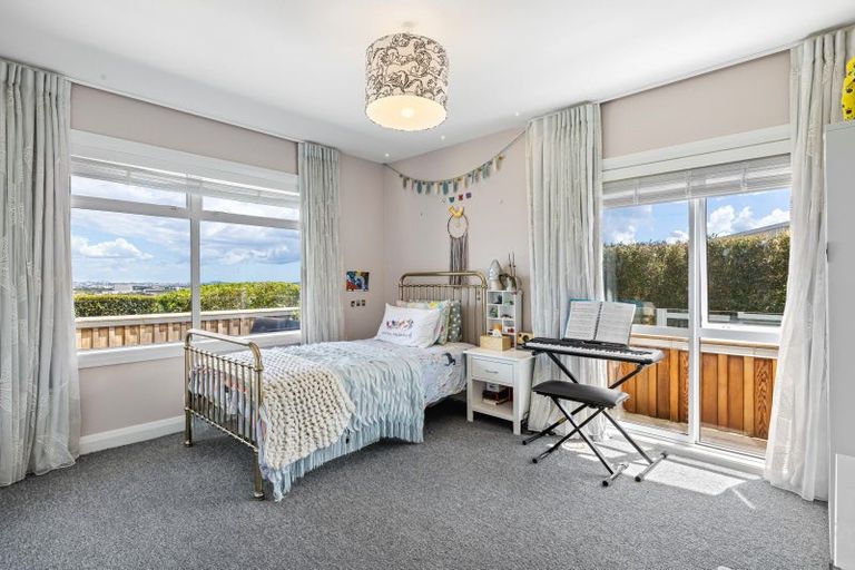 Photo of property in 21a Castor Bay Road, Castor Bay, Auckland, 0620