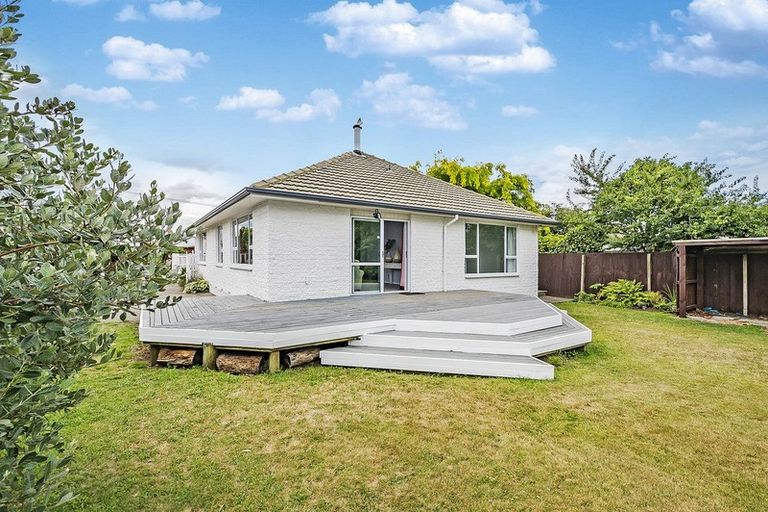 Photo of property in 5 Greendale Avenue, Avonhead, Christchurch, 8042