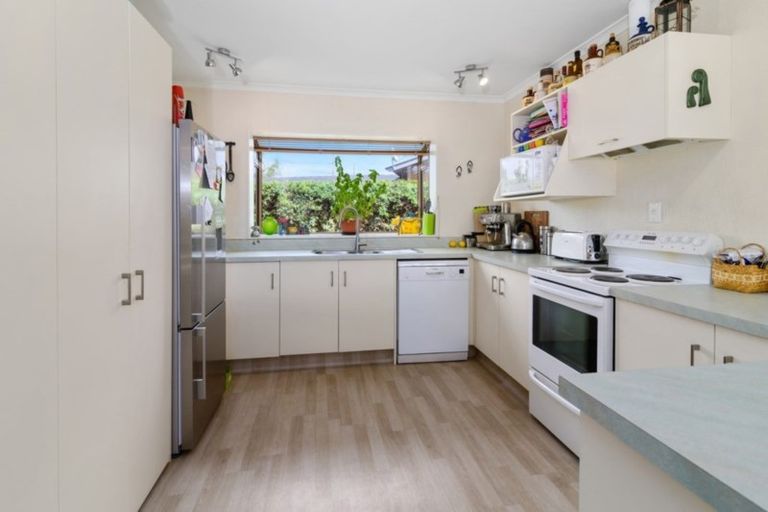 Photo of property in 24 Carter Drive, Pomare, Rotorua, 3015