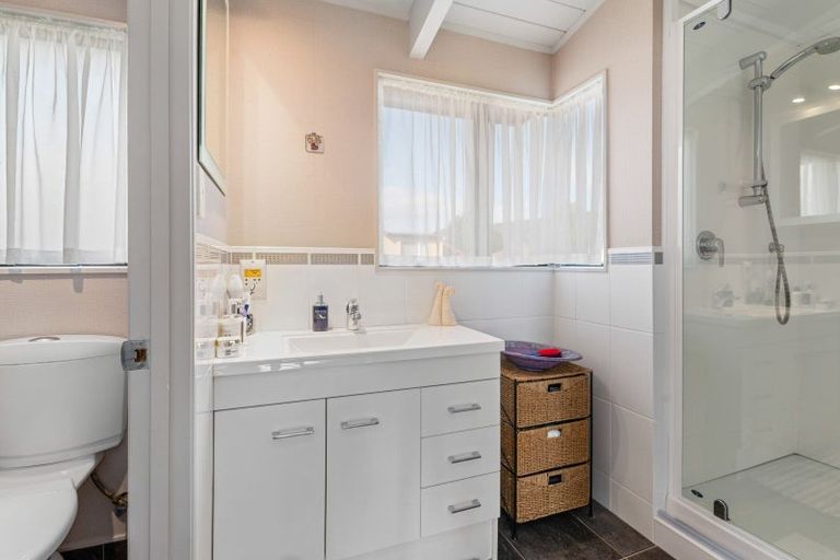 Photo of property in 16 Orchard Place, Lynmore, Rotorua, 3010