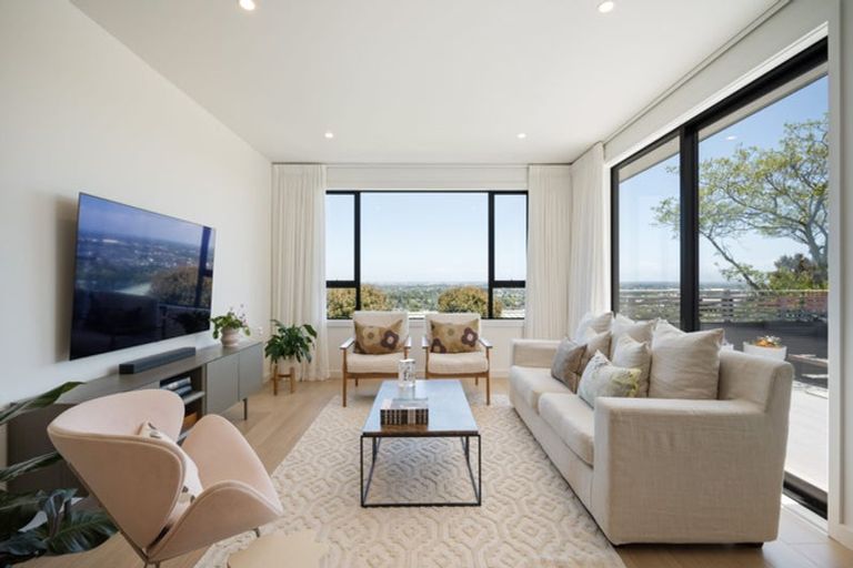 Photo of property in 1/28 Huntsbury Avenue, Huntsbury, Christchurch, 8022