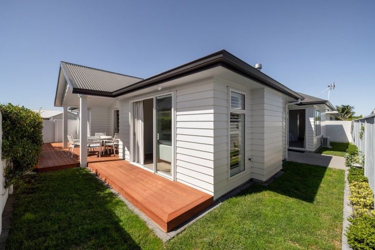 Photo of property in 28 Te Aranga Drive, Papamoa Beach, Papamoa, 3118