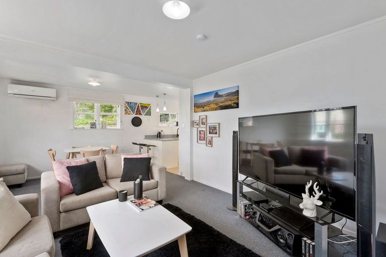 Photo of property in 45 Sunnyside Road, Sunnyvale, Auckland, 0612