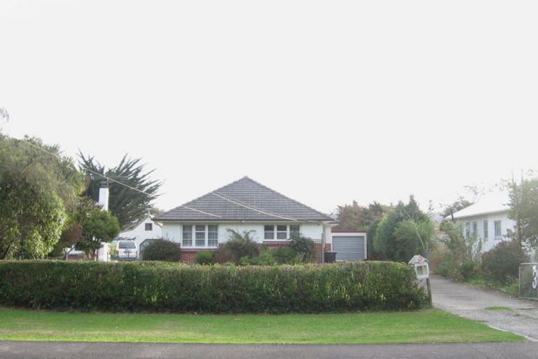 Photo of property in 30 Cruickshank Road, Clouston Park, Upper Hutt, 5018