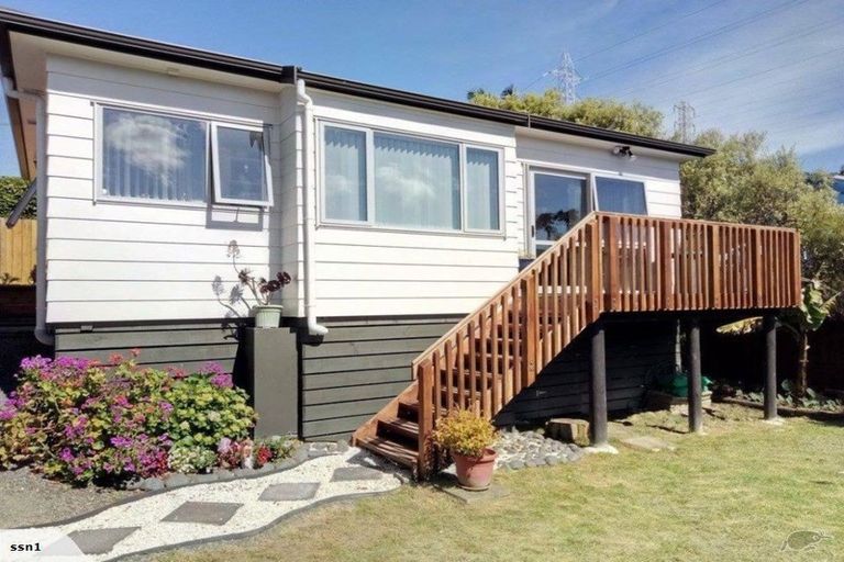 Photo of property in 297 Triangle Road, Massey, Auckland, 0614