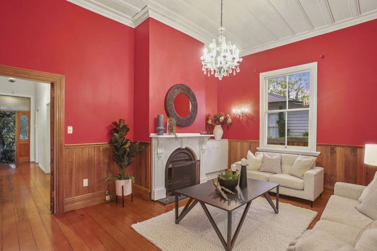 Photo of property in 60 Princes Street, Northcote Point, Auckland, 0627