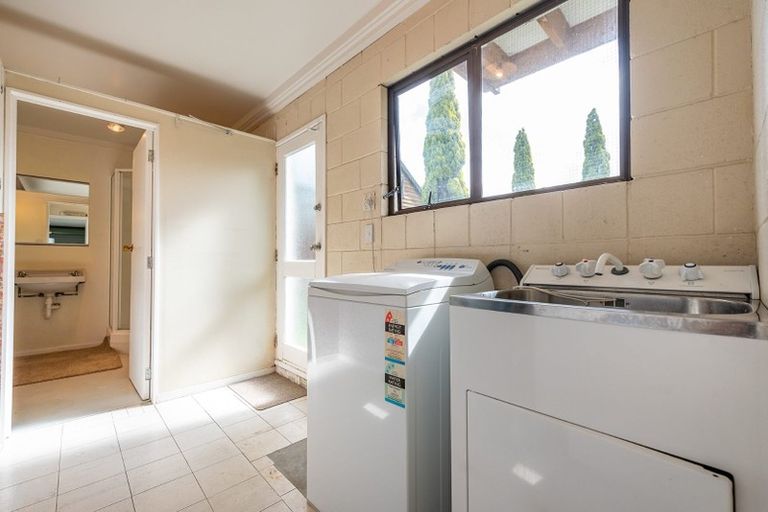 Photo of property in 3 Chamberlain Road, Karori, Wellington, 6012