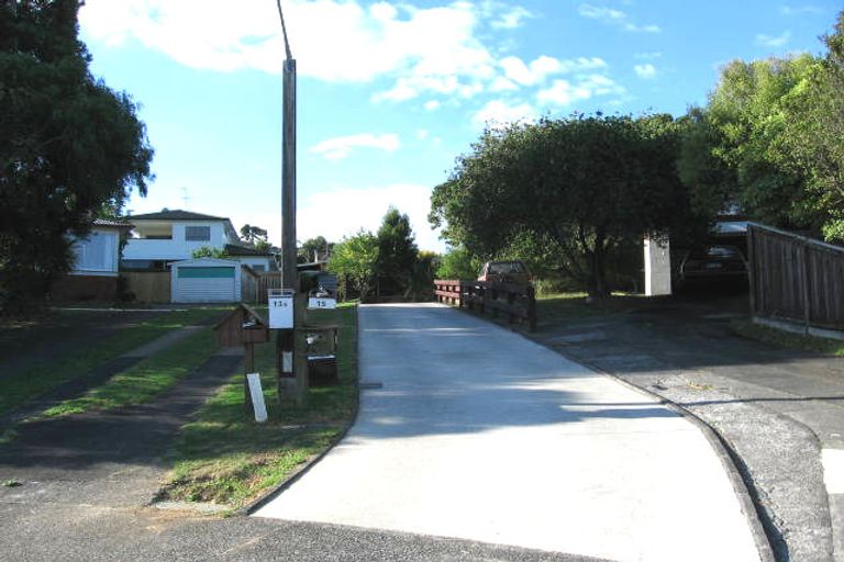 Photo of property in 13 Halcombe Place, Green Bay, Auckland, 0604