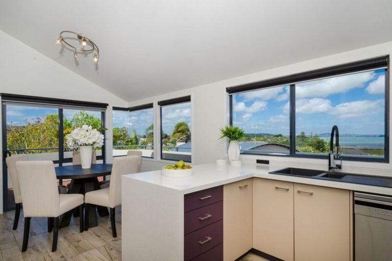 Photo of property in 37 Bannings Way, Hobsonville, Auckland, 0618