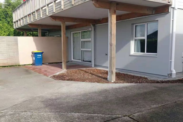 Photo of property in 2/4313 Great North Road, Glendene, Auckland, 0602