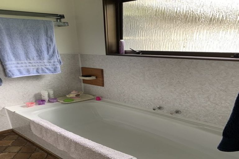 Photo of property in 127 Matakohe East Road, Matakohe, 0593