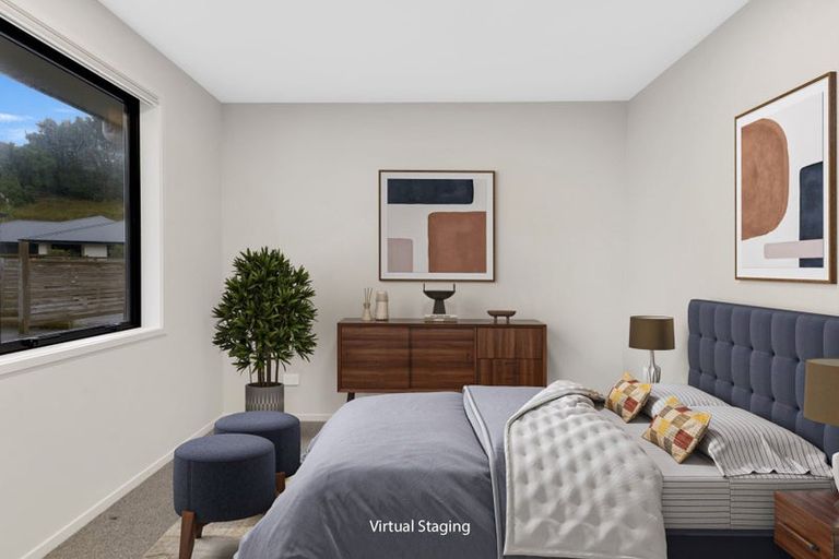 Photo of property in 8a Frederick Place, Whalers Gate, New Plymouth, 4310