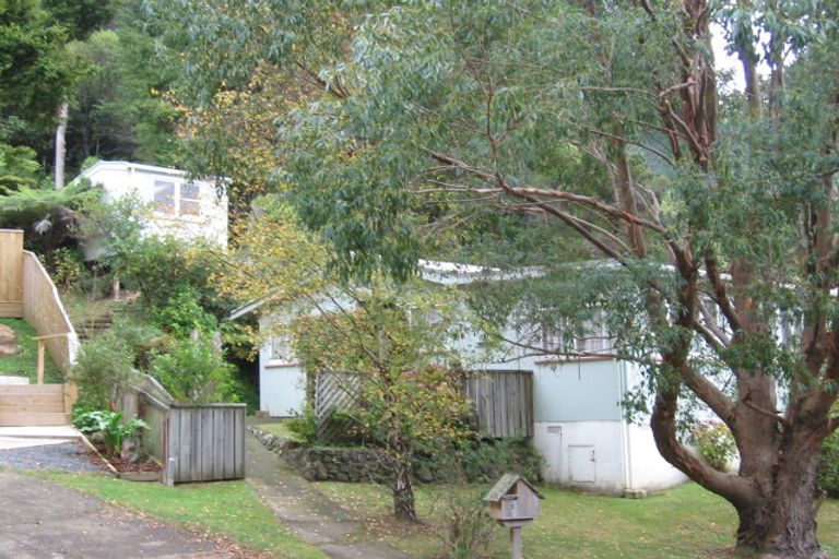Photo of property in 22 Elmslie Road, Pinehaven, Upper Hutt, 5019