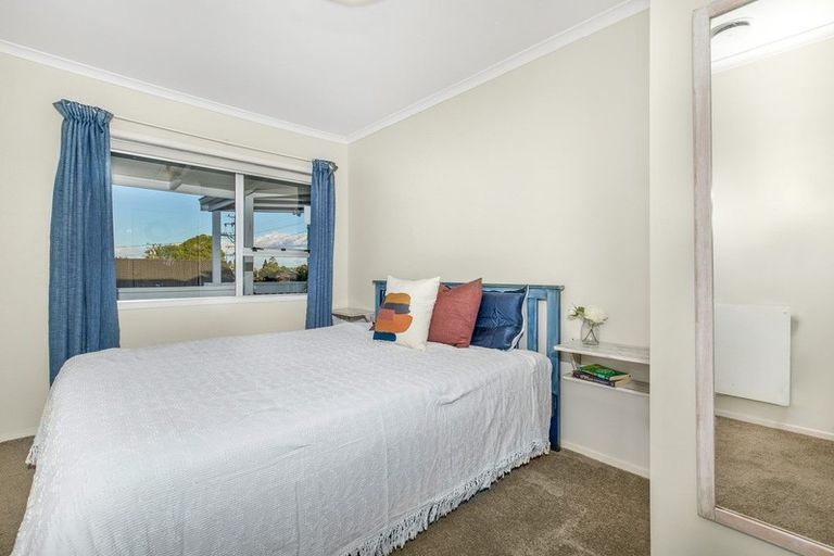 Photo of property in 342 Royal Road, Massey, Auckland, 0614