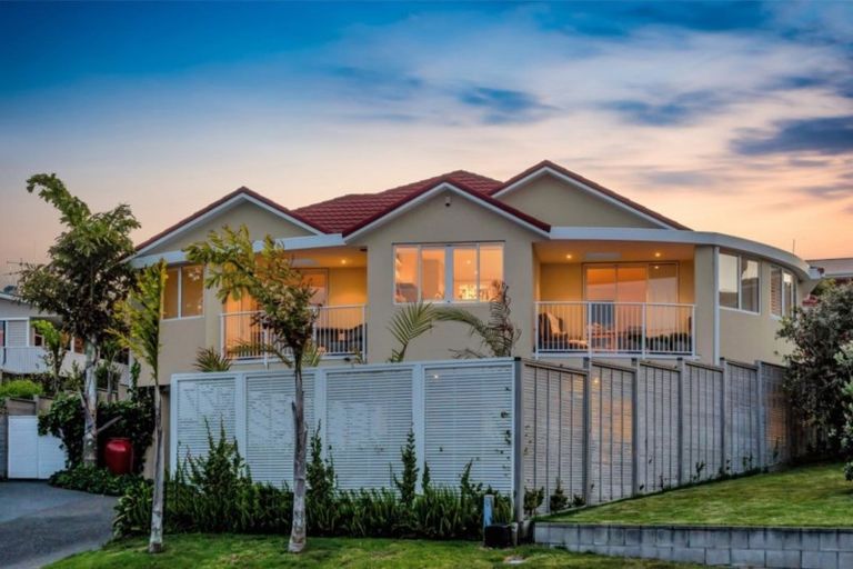 Photo of property in 10 Orkney Road, Mount Maunganui, 3116