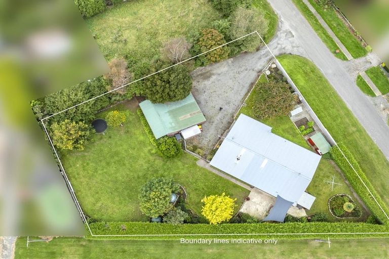 Photo of property in 1 Everett Street, Coalgate, 7673