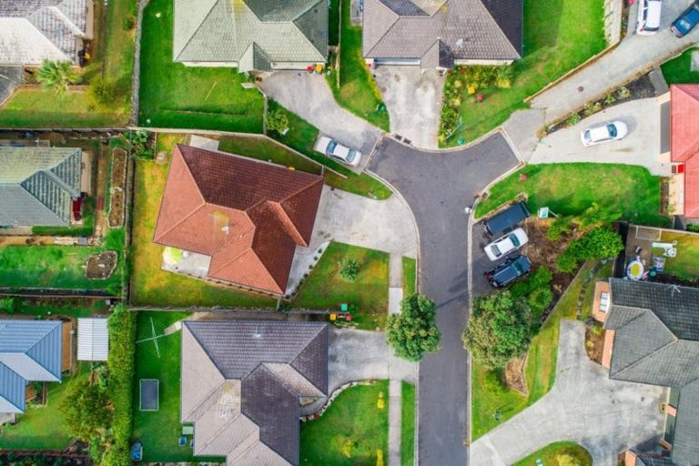 Photo of property in 18 Piriti Place, Weymouth, Auckland, 2103