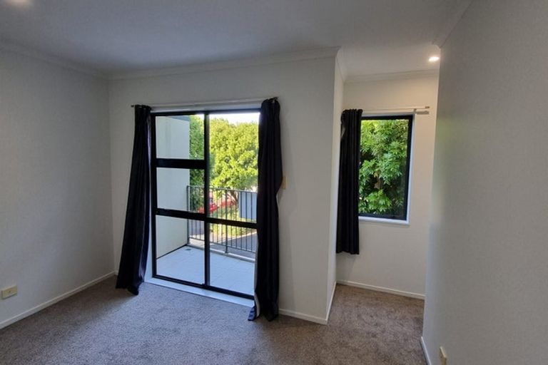 Photo of property in 12/17 Harbour View Road, Te Atatu Peninsula, Auckland, 0610