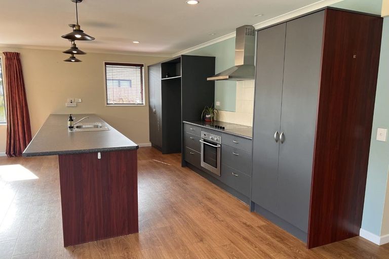 Photo of property in 35 Ruahine Place, Parklands, Christchurch, 8083