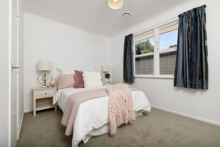 Photo of property in 20 Queen Road, Bellevue, Tauranga, 3110