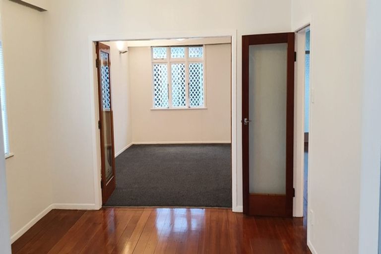 Photo of property in 42 Waipapa Road, Hataitai, Wellington, 6021