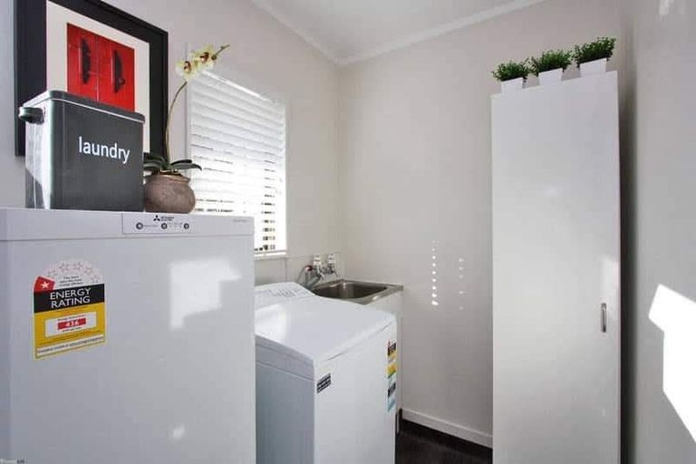 Photo of property in 34b Enderby Drive, Te Atatu Peninsula, Auckland, 0610