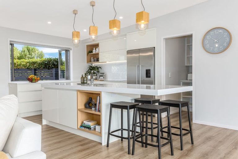 Photo of property in 136 Endeavour Drive, Whitby, Porirua, 5024