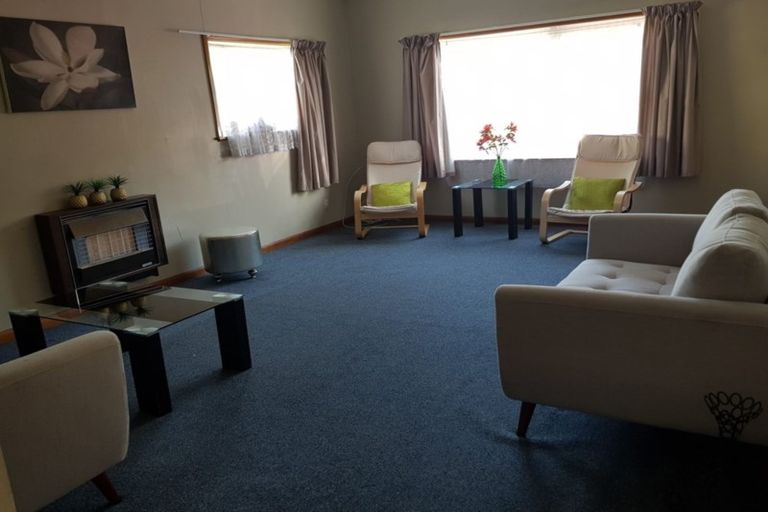 Photo of property in 35 Oxford Street, Fairfield, Hamilton, 3214