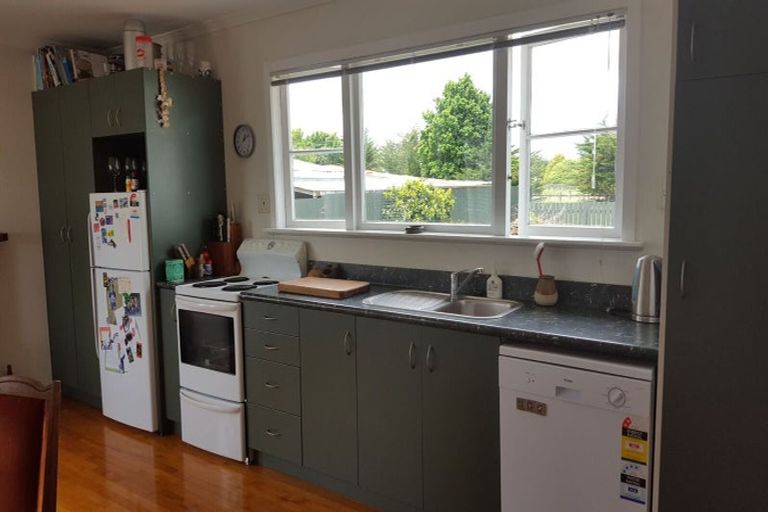 Photo of property in 25 Wyndham Street, Carterton, 5713