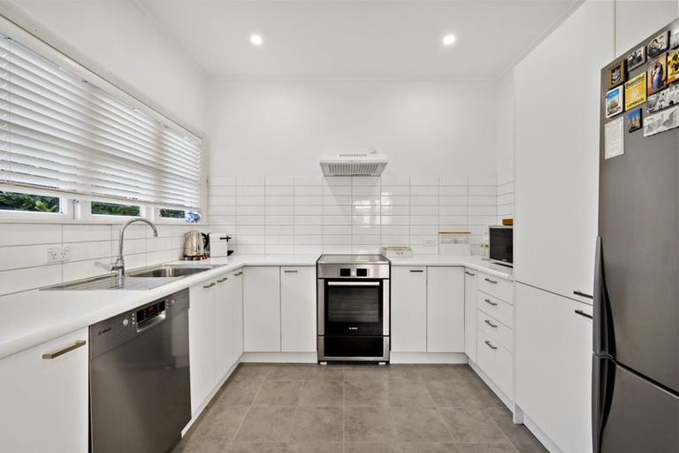 Photo of property in 13 Wayside, Miramar, Wellington, 6022