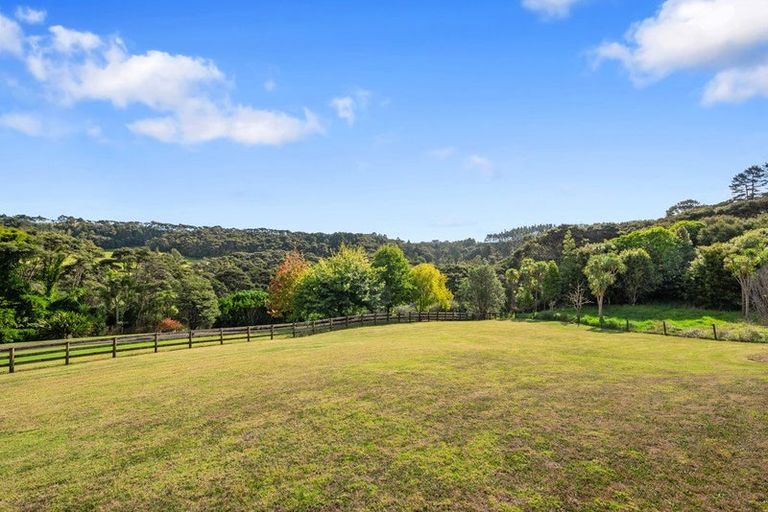 Photo of property in 1355 Old North Road, Helensville, 0875