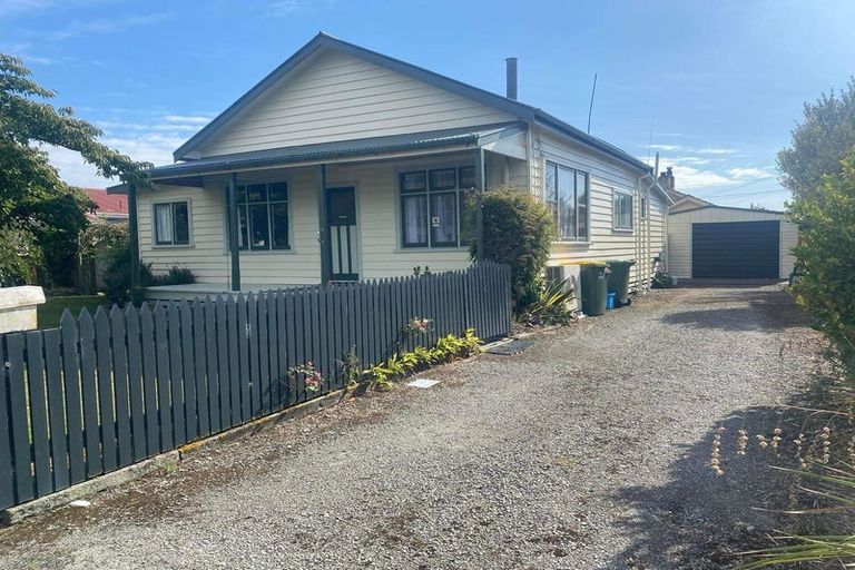 Photo of property in 16 Maude Street, Waimate, 7924