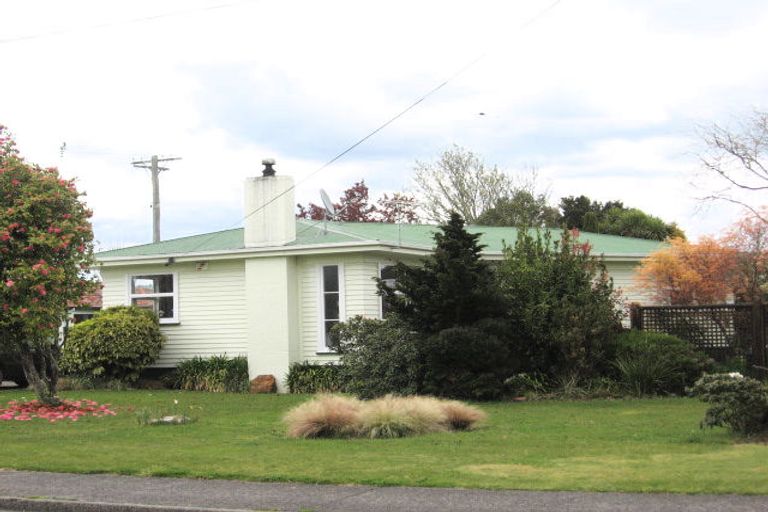 Photo of property in 2 Gear Street, Utuhina, Rotorua, 3015