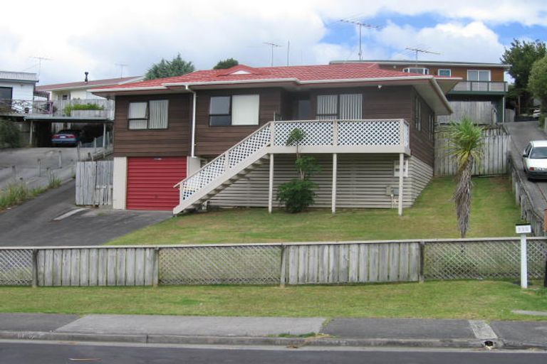 Photo of property in 2/15 Romulus Place, Totara Vale, Auckland, 0629