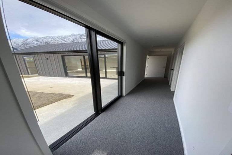 Photo of property in 18 Fallow Street, Jacks Point, 9371