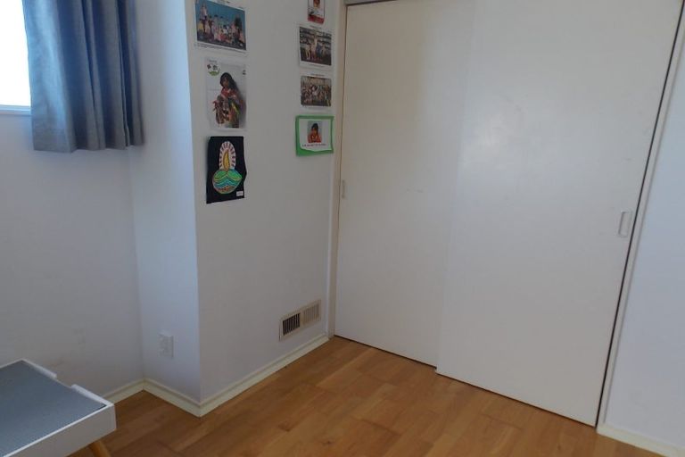 Photo of property in 107 Ashton Fitchett Drive, Brooklyn, Wellington, 6021