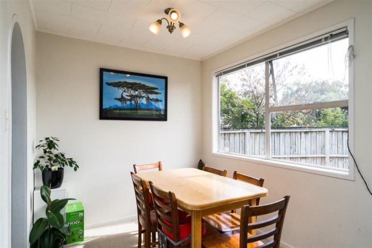 Photo of property in 22 Kapiti Place, Sunnynook, Auckland, 0620