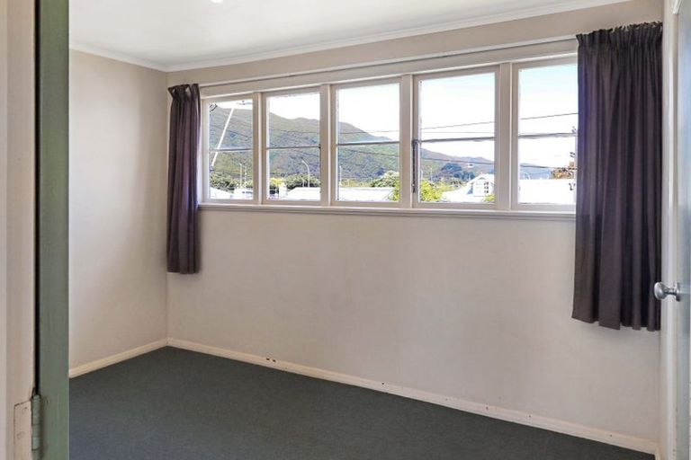 Photo of property in 215 Knights Road, Hutt Central, Lower Hutt, 5011