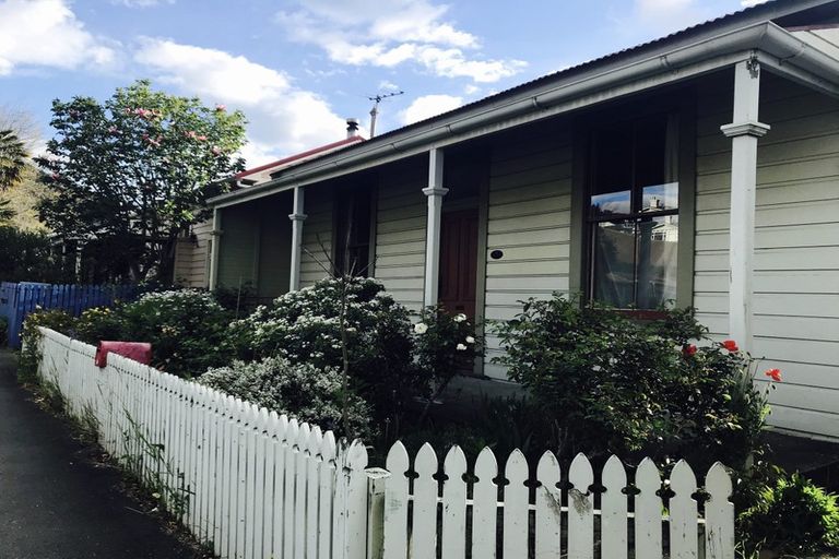 Photo of property in 218 Rutherford Street, Nelson, 7010