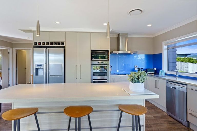 Photo of property in 12 Simpson Crescent, Raumati Beach, Paraparaumu, 5032