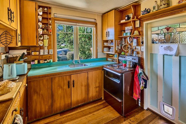 Photo of property in 43 Haunui Road, Pukerua Bay, 5026
