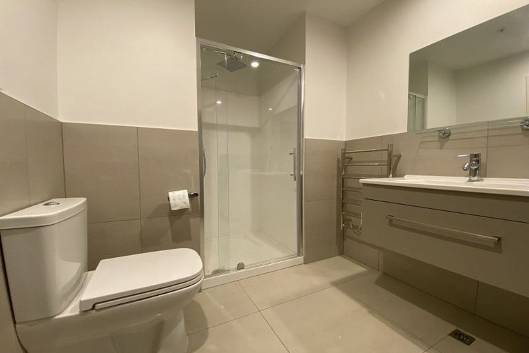 Photo of property in Wyndham Gardens Apartments, 30 Red Oaks Drive, Frankton, Queenstown, 9300