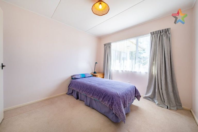 Photo of property in 11 Mokopuna Grove, Stokes Valley, Lower Hutt, 5019