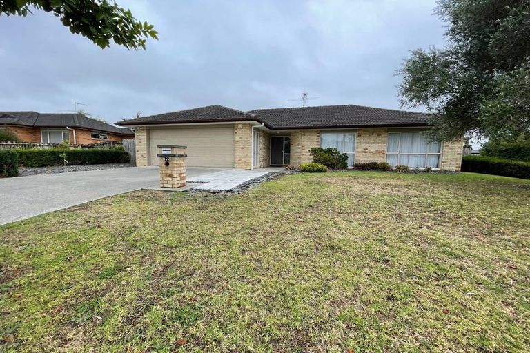 Photo of property in 12 Trevors Place, Pukekohe, 2120