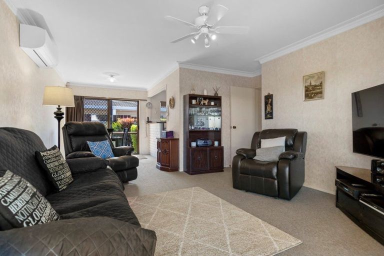 Photo of property in 1/12 Pemberton Crescent, Greerton, Tauranga, 3112