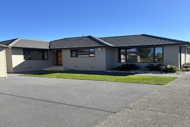 Photo of property in 207 Wainoni Road, Avondale, Christchurch, 8061