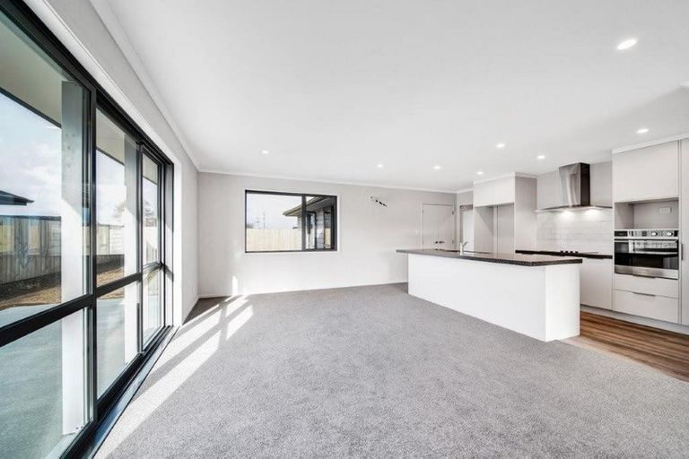 Photo of property in 20 County Drive, Hawera, 4610