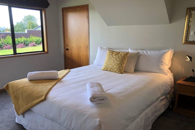 Photo of property in 1/11 Krissell Place, Acacia Bay, Taupo, 3330