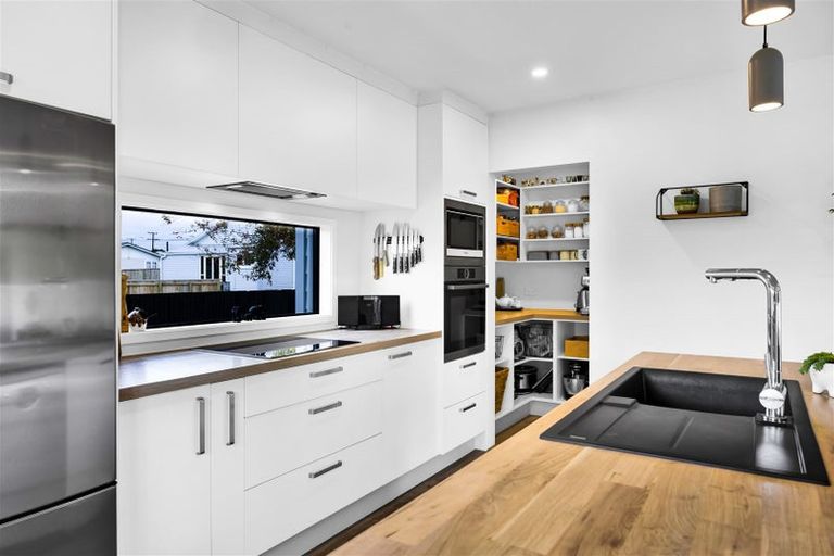 Photo of property in 369 Carrington Street, Upper Vogeltown, New Plymouth, 4310