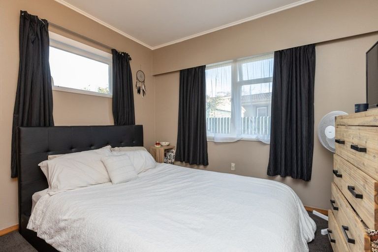 Photo of property in 4 Cranby Crescent, Onekawa, Napier, 4110